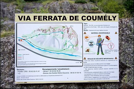 Panneau à l'entrée de la via ferrata de Coumély