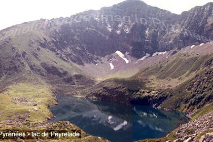 Le lac de Peyrelade par mauvais temps