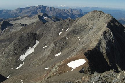 Depuis le pico Posets (3375 m), la crête Pavots-Espadas