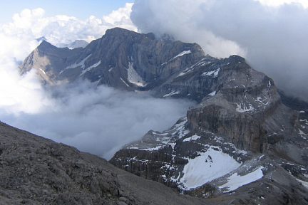 Depuis le Taillon (3144 m), les crêtes du cirque de Gavarnie