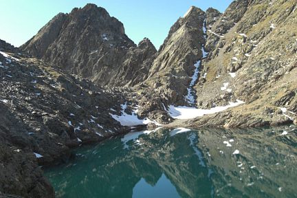 Montée au pic de Hourgade, passage au lac des Hermitans (2840 m)