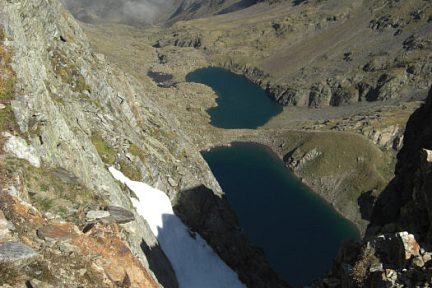 Les lacs de Nère vus depuis la brèche du lac des Hermitans