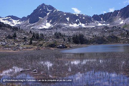 Lac de la Jonquère dominé par le pic de Lurtet
