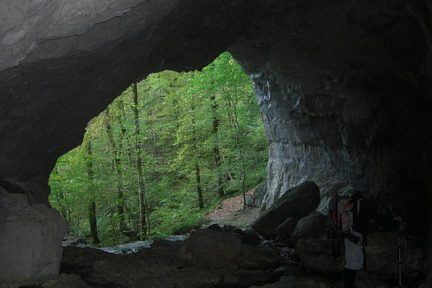 Grotte de la source Ouest de la Bidouze