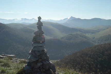 Pic de Zabozé, vue sur les Arbailles et le pic d'Orhy