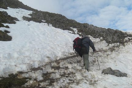 Névés sous le sommet du Txindoki