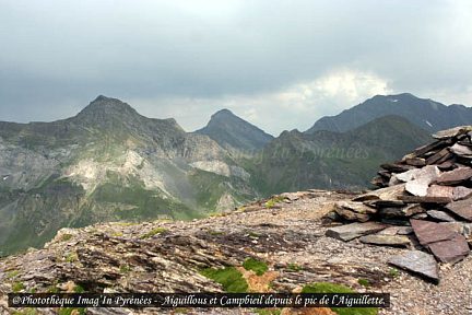 Au pic de l'Aiguillette