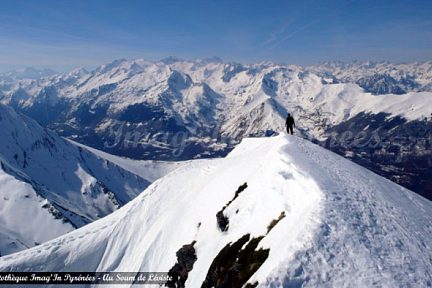Sommet du Soum de Léviste, vue sur le Taillon, l'Ardiden et le Vignemale