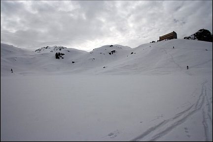 Refuge et lac de la Glère