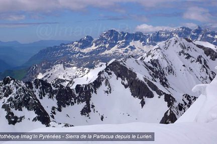 Lurien : vue sur la Sierra de la Partacua, vallée d'Ossau