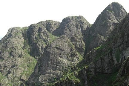 La crête et les belles falaises de Aiako Harria
