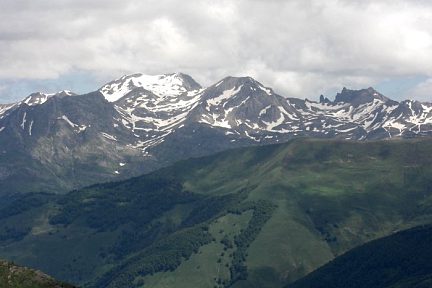 Le massif de Sesques vu du sommet du Mail d'Espélunguère