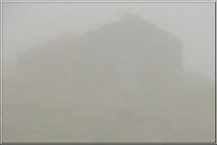 Cabane d'Ourrec dans le brouillard