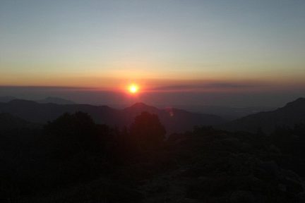Lever de soleil en montant vers le Monte Renoso
