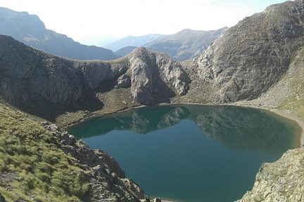 Lac de la Bernatoire depuis la crête ouest du pic de Gabiet