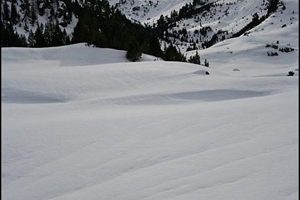 Randonnée en raquettes au refuge du Marcadau : quelques traces dans la neige