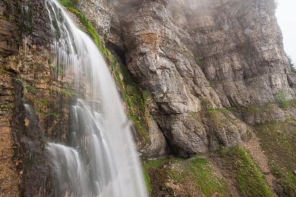 Une des énormes cascades du cirque de Saint Même - Chartreuse