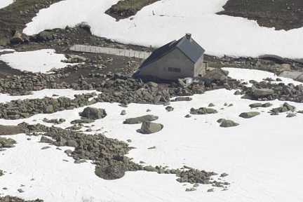 Passage au-dessus de la cabane de Magnabaigt