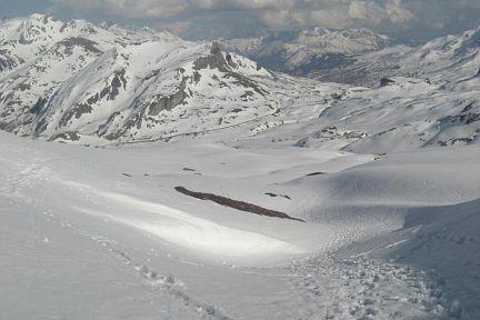 Cirque d'Anéou face aux pics de l'Ouradé et de Peyrelue