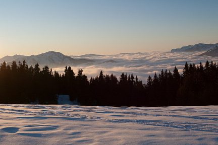 Mer de nuages au coucher du soleil, col des Saisies
