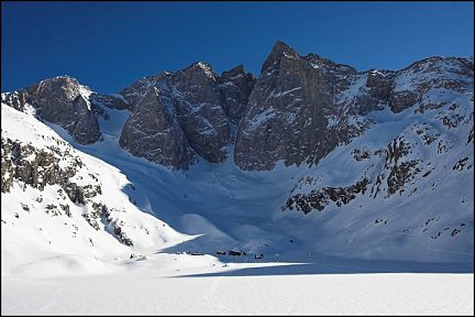 Face nord du Vignemale depuis le refuge des Oulettes de Gaube