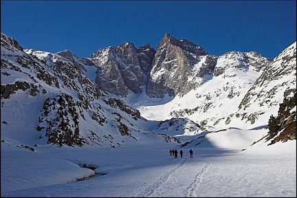 Nous nous rapprochons de la face nord du Vignemale