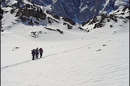 Randonnée en raquettes à neige vers le Vignemale