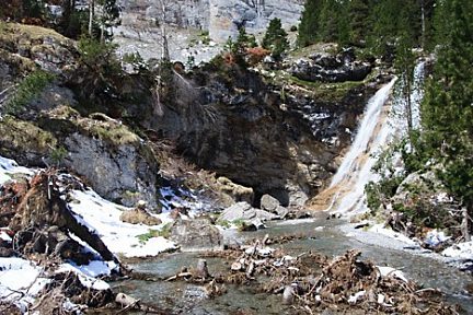 Cascade dans le cirque de Gavarnie