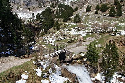 Cascade dans le cirque de Gavarnie