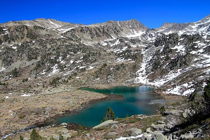 Le lac Blanc, au-dessus du lac Dets Coubous