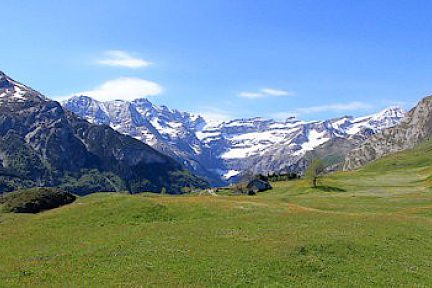 Plateau et granges de Saugué