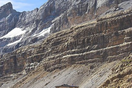 Refuge des Sarradets et Casque du Marboré