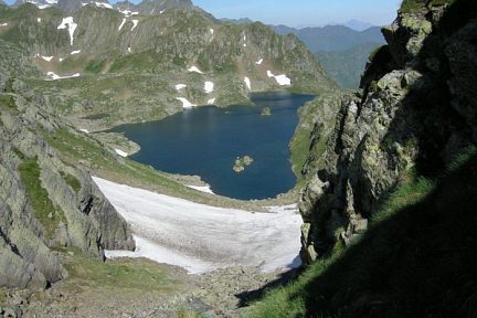 Le lac de la Montagnette depuis l'hospice de France