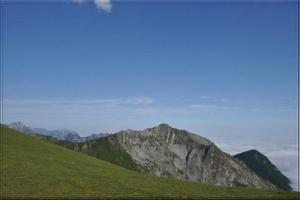 L'Estibette, col herbeux au départ du sentier de descente