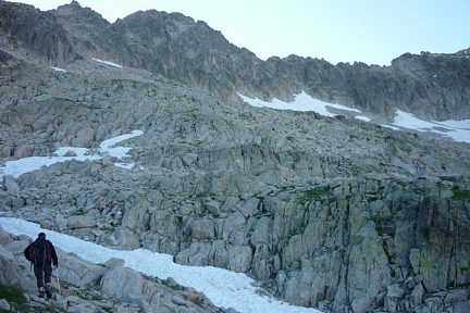 Besiberri Nord, progression vers la face Ouest