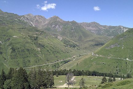 Panorama sur la vallée de Barèges lors d'une session VTT - Juillet 2010