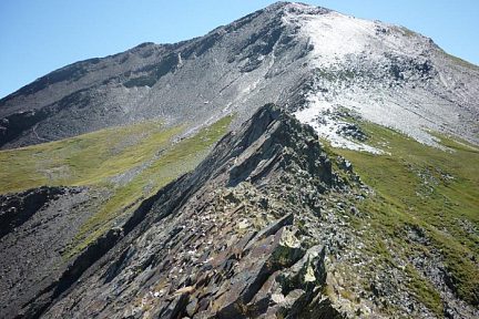 Pic de Marty Caberrou vu depuis sa crête Nord-Ouest