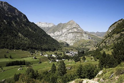 On se rapproche de Gavarnie