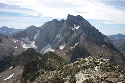 Pic Sud de Chabarrou (2930 m), vue sur le Vignemale