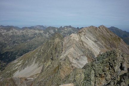 Pic Sud de Chabarrou (2930 m), vue sur les Gabizos