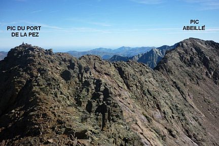 Pico de la Pez (3024 m), vue sur ses voisins