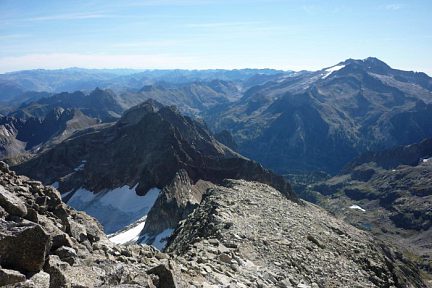 Pic de Maupas (3109 m), glacier et massif Aneto Maladeta
