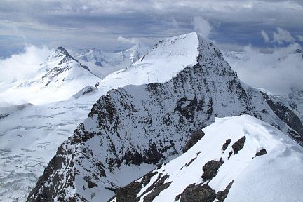Vue sur le Mönch (4107 m)