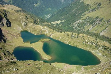 Lac Vert vu du sentier en corniche du pic de Grave