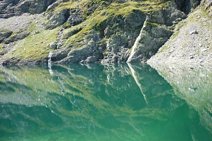 Le lac Bleu, aux reflets verts, 2265 m, vue 1