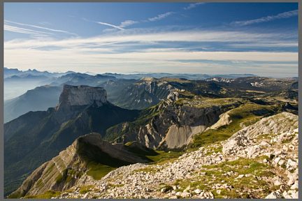 Le Petit Veymont et le Mont Aiguille depuis le Grand Veymont