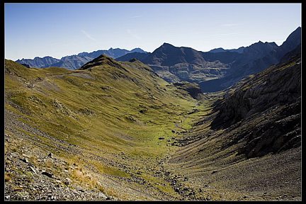 Vallée depuis le col de Boucharo