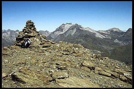 Cairn au sommet de l'Escuzana