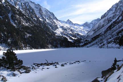 Lac de Gaube sous la neige