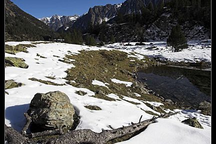 Randonnée dans la neige dans la vallée du Marcadau